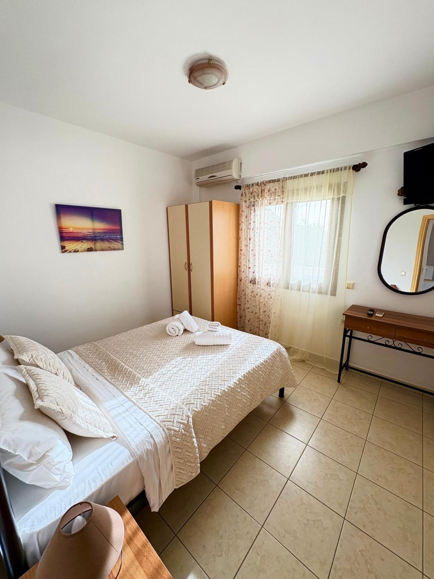 Rousolakos Pool Apartments Palekastro Bagian luar foto